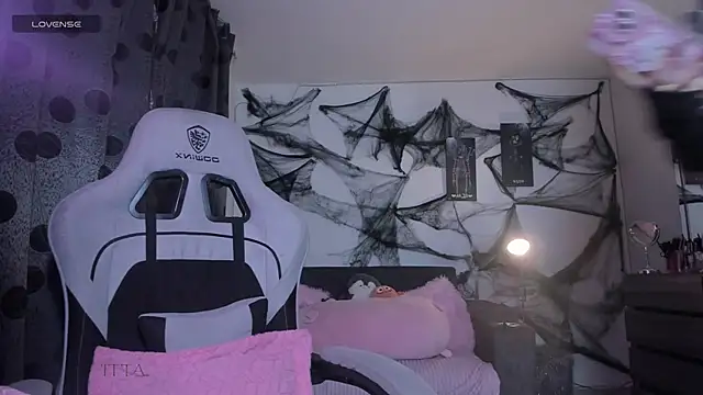 Snapshot of satanbabee chatting on October 20, 11:16 pm satanbabee online show from October 20, 11:16 pm