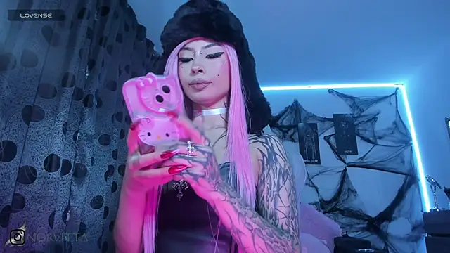 Snapshot of satanbabee chatting on October 26, 11:20 pm satanbabee online show from October 26, 11:20 pm