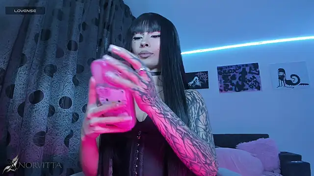 Snapshot of satanbabee chatting on November 9, 11:25 pm satanbabee online show from November 9, 11:25 pm