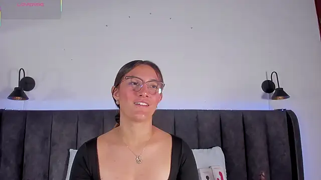 Snapshot of Ruth_harvey_ chatting on October 19, 4:02 am Ruth harvey online show from October 19, 4:02 am