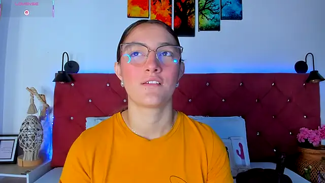 Snapshot of Ruth_harvey_ chatting on October 22, 1:00 pm Ruth harvey online show from October 22, 1:00 pm