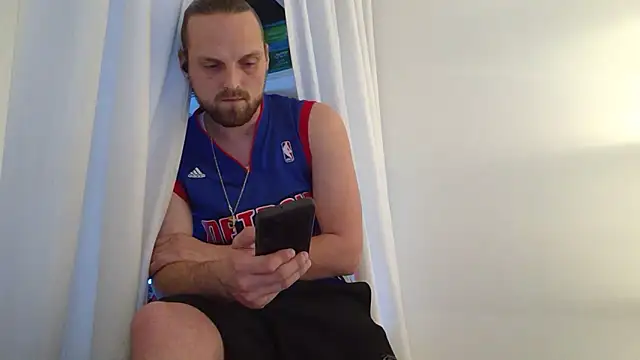 Snapshot of VitaminmanFL chatting on February 9, 8:45 pm VitaminmanFL online show from February 9, 8:45 pm