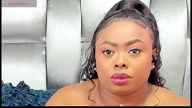 Snapshot of CamilaBenitez chatting on March 31, 12:23 am CamilaBenitez online show from March 31, 12:23 am