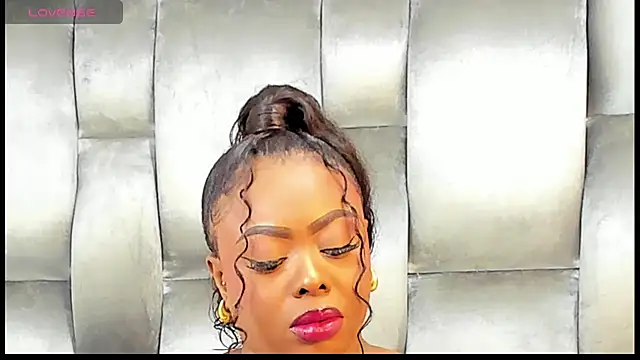 Snapshot of CamilaBenitez chatting on April 11, 10:08 am CamilaBenitez online show from April 11, 10:08 am