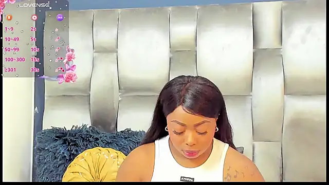 Snapshot of CamilaBenitez chatting on June 22, 10:56 am CamilaBenitez online show from June 22, 10:56 am