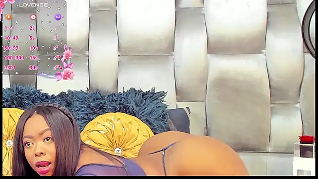 Snapshot of CamilaBenitez chatting on July 16, 11:33 pm CamilaBenitez online show from July 16, 11:33 pm