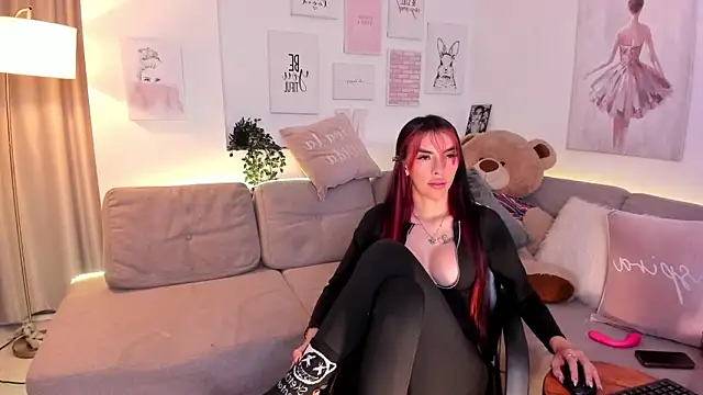 Snapshot of Nicolle_foxy chatting on February 13, 3:18 am Nicolle foxy online show from February 13, 3:18 am