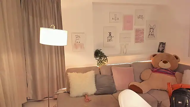 Snapshot of Nicolle_foxy chatting on March 12, 8:10 pm Nicolle foxy online show from March 12, 8:10 pm