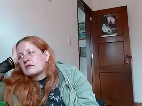 ViioletaMora online show from November 19, 5:35 pm