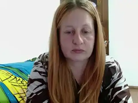 ViioletaMora online show from November 24, 3:17 am