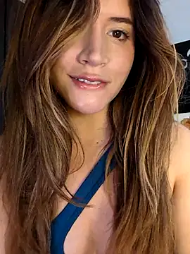 maliciaworld online show from December 2, 7:31 pm