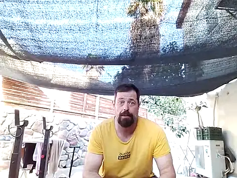 Snapshot of zefside42 chatting on December 2, 11:48 am zefside42 online show from December 2, 11:48 am