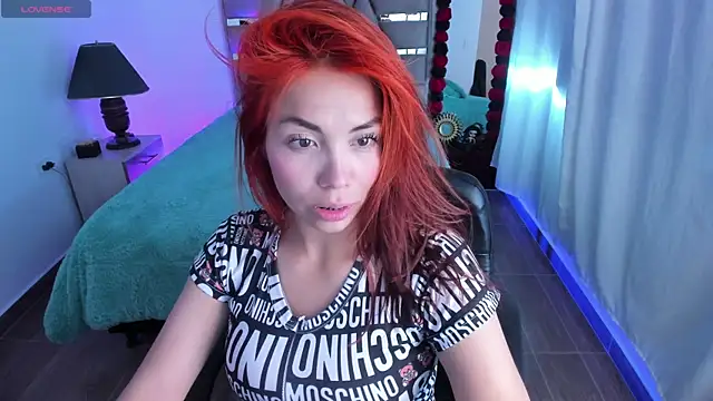 Snapshot of Aylinn_diaz chatting on November 14, 2:38 pm Aylinn diaz online show from November 14, 2:38 pm