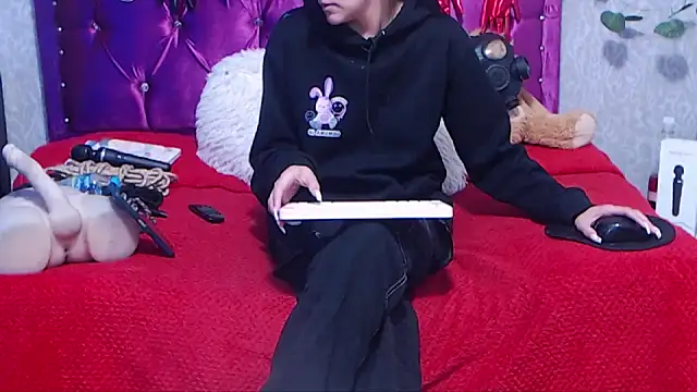 AyshaScott online show from November 30, 1:15 pm