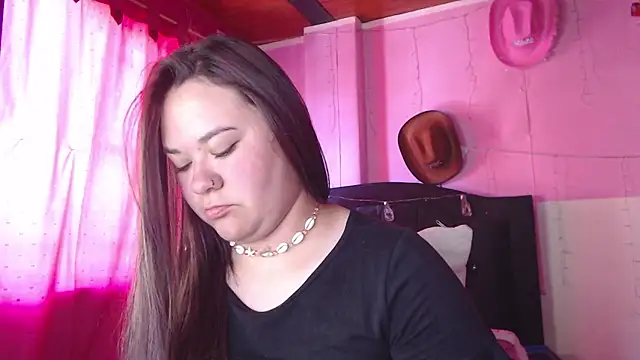 NikkiRous  online show from January 19, 2:10 pm