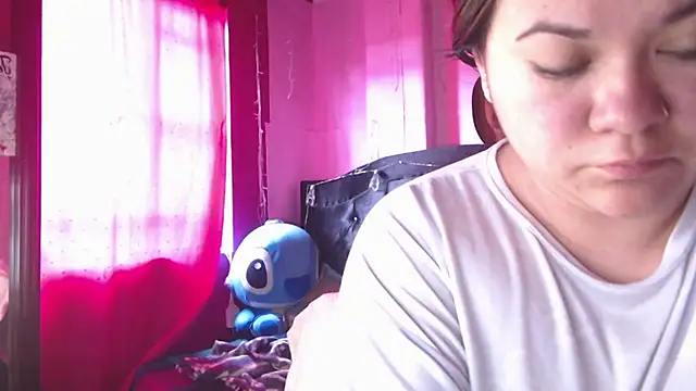 Snapshot of NikkiRous_ chatting on June 12, 1:43 pm NikkiRous online show from June 12, 1:43 pm