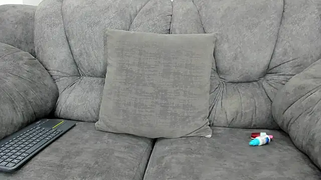 Snapshot of _LauraTaylor_ chatting on January 13, 7:53 pm LauraTaylor online show from January 13, 7:53 pm
