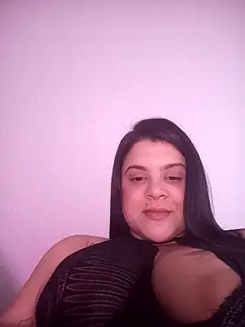 Snapshot of LUAHOT_ chatting on July 9, 5:22 am LUAHOT online show from July 9, 5:22 am