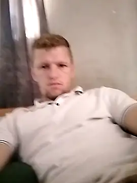 Bentley9825 online show from March 26, 9:59 am