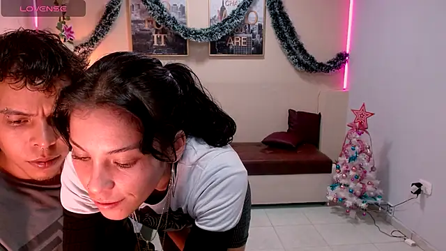 Snapshot of KokoAndRin chatting on December 4, 10:30 pm KokoAndRin online show from December 4, 10:30 pm