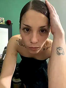 Snapshot of KokoAndRin chatting on November 7, 8:31 pm KokoAndRin online show from November 7, 8:31 pm