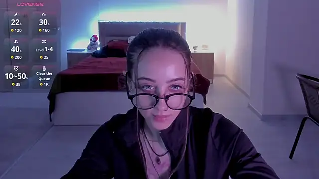 Snapshot of MelodyElf chatting on July 18, 5:39 pm MelodyElf online show from July 18, 5:39 pm