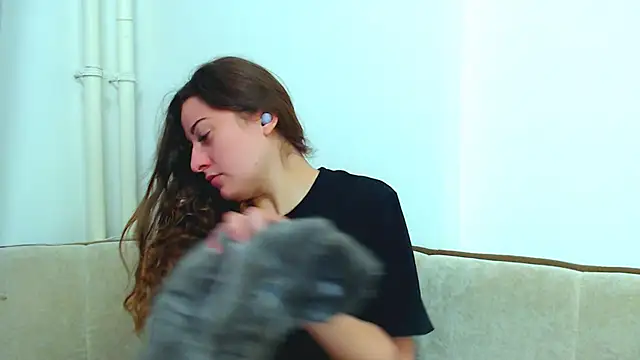 Helen Adams  online show from January 5, 7:17 am