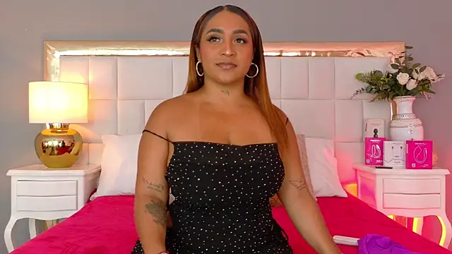 KateVenegas online show from April 4, 8:17 pm