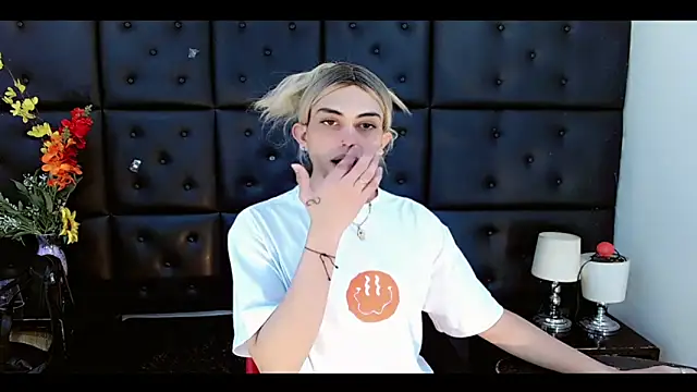 Daniela Pink  online show from February 22, 7:01 pm