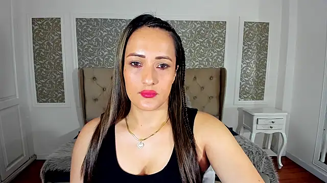 KimWessel  online show from March 18, 7:42 pm