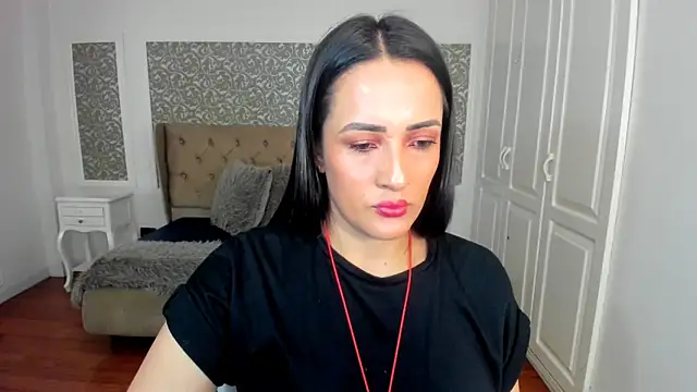 KimWessel  online show from October 6, 8:06 pm