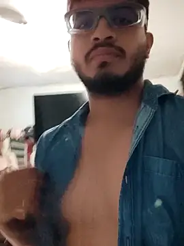 Snapshot of StripArt_ chatting on October 17, 3:31 am StripArt online show from October 17, 3:31 am