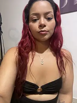 Snapshot of redgirlofficial chatting on May 13, 4:10 am redgirlofficial online show from May 13, 4:10 am