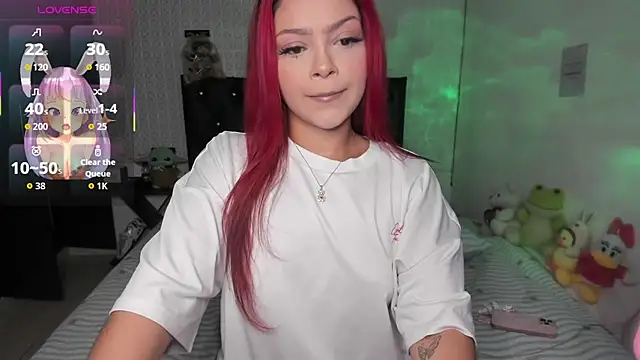 Snapshot of redgirlofficial chatting on May 28, 12:30 am redgirlofficial online show from May 28, 12:30 am