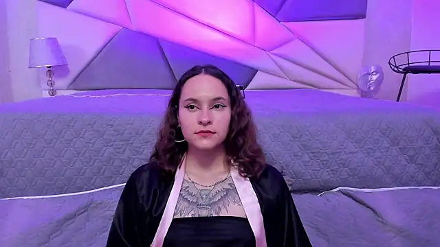 Snapshot of AnnyThompson_ chatting on January 12, 2:03 am AnnyThompson online show from January 12, 2:03 am