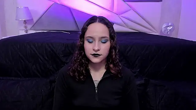 Snapshot of AnnyThompson_ chatting on February 2, 8:51 pm AnnyThompson online show from February 2, 8:51 pm