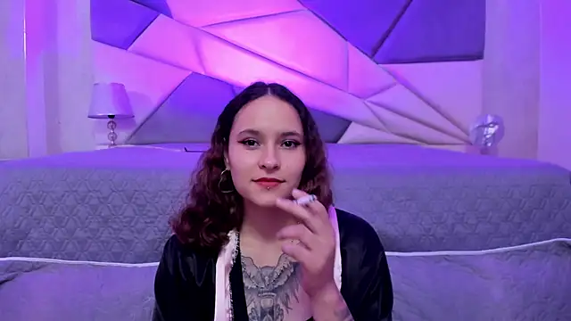 Snapshot of AnnyThompson_ chatting on February 6, 12:43 am AnnyThompson online show from February 6, 12:43 am