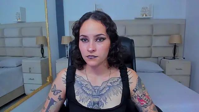 Snapshot of AnnyThompson_ chatting on October 13, 8:42 pm AnnyThompson online show from October 13, 8:42 pm