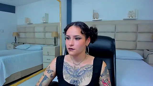 Snapshot of AnnyThompson_ chatting on October 17, 9:06 pm AnnyThompson online show from October 17, 9:06 pm