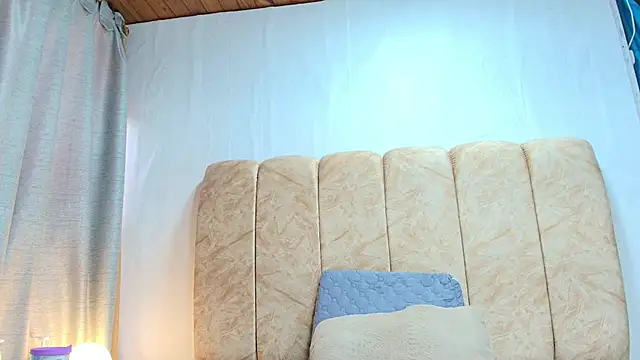 Zoe Curvy online show from November 18, 12:53 pm