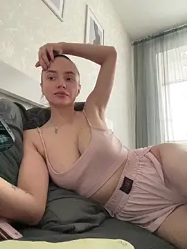 Snapshot of Kristis43 chatting on February 22, 8:57 am Kristis43 online show from February 22, 8:57 am