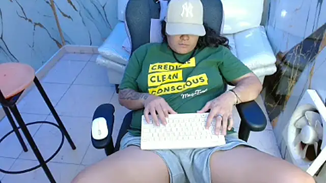 snowflake xxx online show from March 19, 9:30 pm