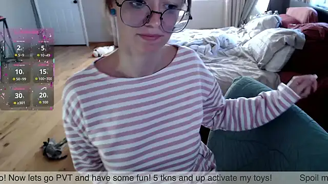 Snapshot of Plantbabeee chatting on October 8, 3:31 pm Plantbabeee online show from October 8, 3:31 pm