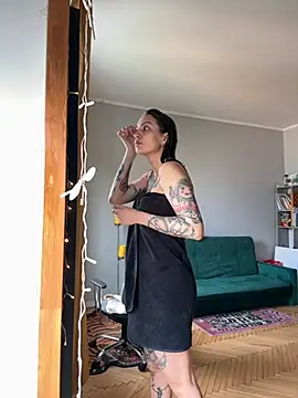 BabeRainbow online show from July 4, 9:48 am