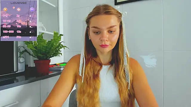 Molly sweetie online show from July 5, 6:42 am