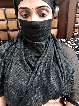 Snapshot of Yours-Bebo chatting on January 8, 4:00 pm Yours-Bebo online show from January 8, 4:00 pm