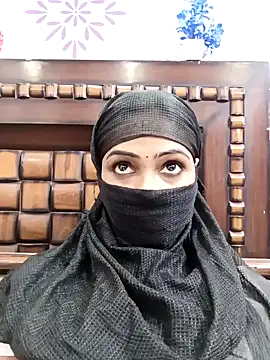 Snapshot of Yours-Bebo chatting on January 22, 7:25 am Yours-Bebo online show from January 22, 7:25 am