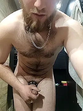 Snapshot of Sweet_bear69 chatting on April 2, 8:39 pm Sweet bear69 online show from April 2, 8:39 pm