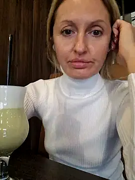 Miss    Mia  online show from October 16, 12:17 pm