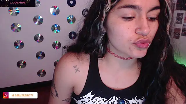 Snapshot of abril666 chatting on November 18, 3:27 pm abril666 online show from November 18, 3:27 pm